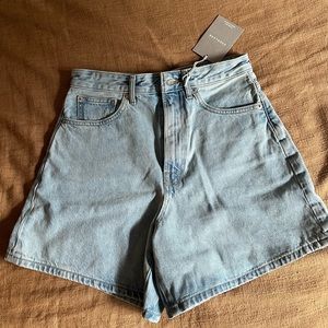 Everlane - A Line Denim Short Size 26 (never worn)